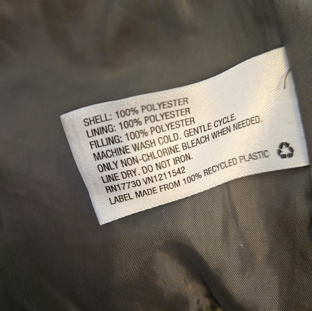 Versatile Army Green Belted Puffer Coat - Size Large - Picture 8 of 9